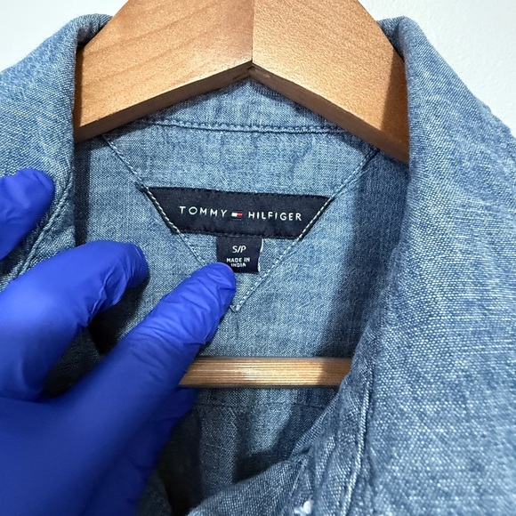 Tommy Hilfiger Blue‎ Denim  Sleeveless Button up Blouse - Picture 3 of 7